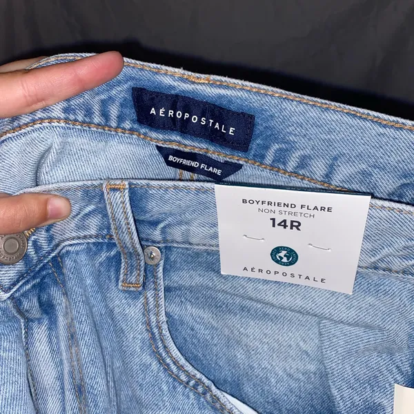 Aeropostale Boyfriend Flare/ Wide Leg Distressed Jeans Light Wash Women’s 14R - Image 6