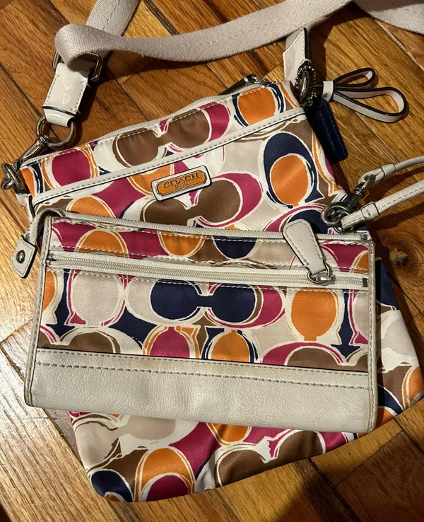 Crossbody - Image 2