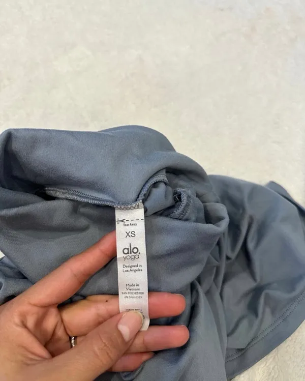 Alo Yoga Sweater Turtleneck - Image 2