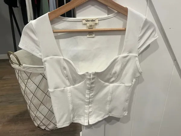 Amazon white going out top - Image 2