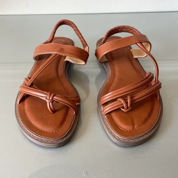 Women’s Brown Strappy Flat Sandals Elastic Back Casual Comfort Size 6.5 Like New - Image 2
