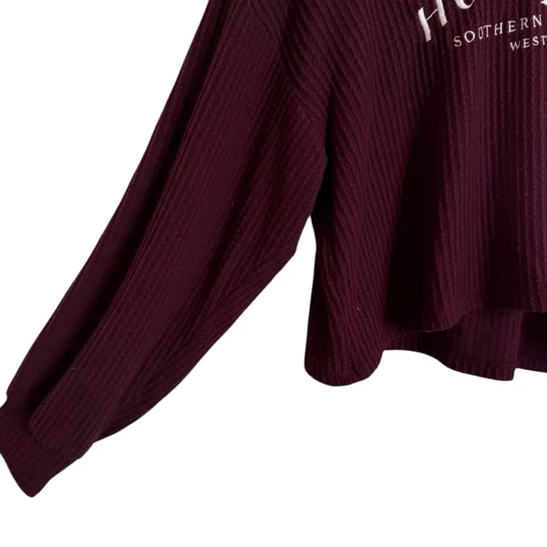 Hollister Burgundy Waffle Oversized Cropped Hoodie Sweater Medium - Image 4