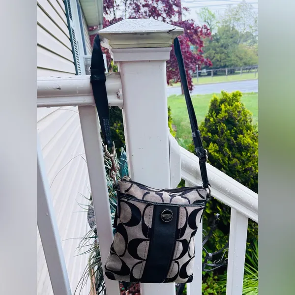 Coach Black Logo Crossbody Bag - Image 4