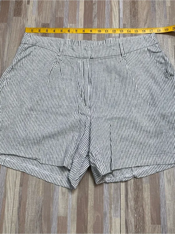 Old Navy Striped Women’s Linen Shorts Size XL - Image 3