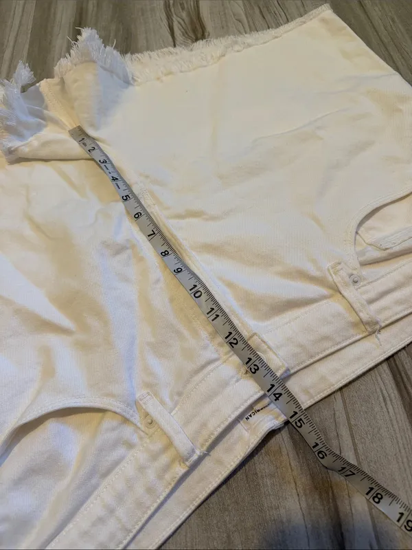 Good American Good 90’s Short White Size 16 - Image 6