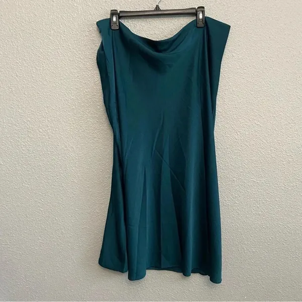 Showpo.‎ Emerald Green Satin Midi Ruched Skirt Size 16 NWT - Image 2