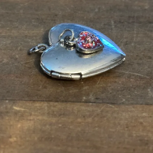 Vintage Silver Tone Heart Locket Pendant - Image 7