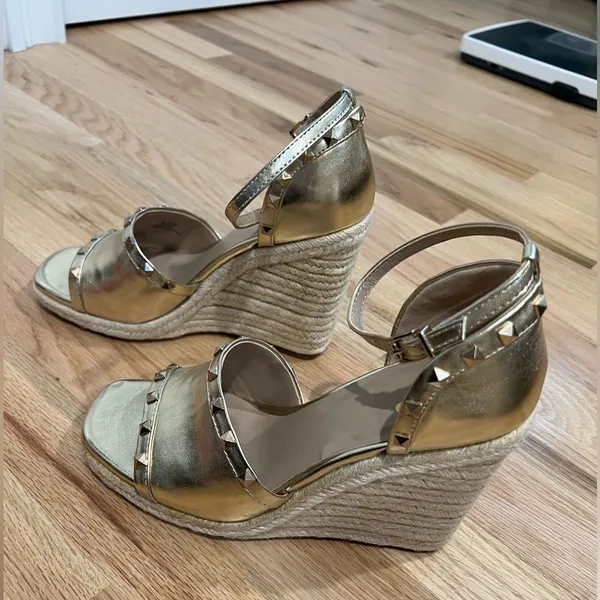 Gold Wedge Sandals - Image 4