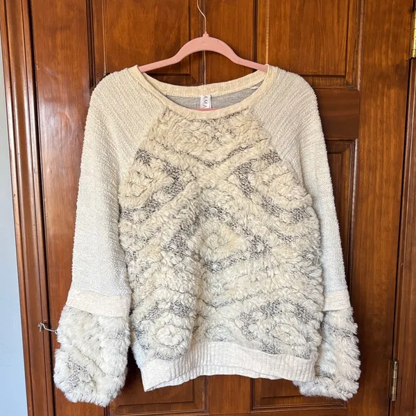 Anthropologie Amadi Texture-Stitched Calista Faux Fur Moroccan Sweatshirt Top - Image 3