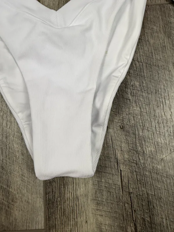 ONEONE White Bikini Set - Image 3