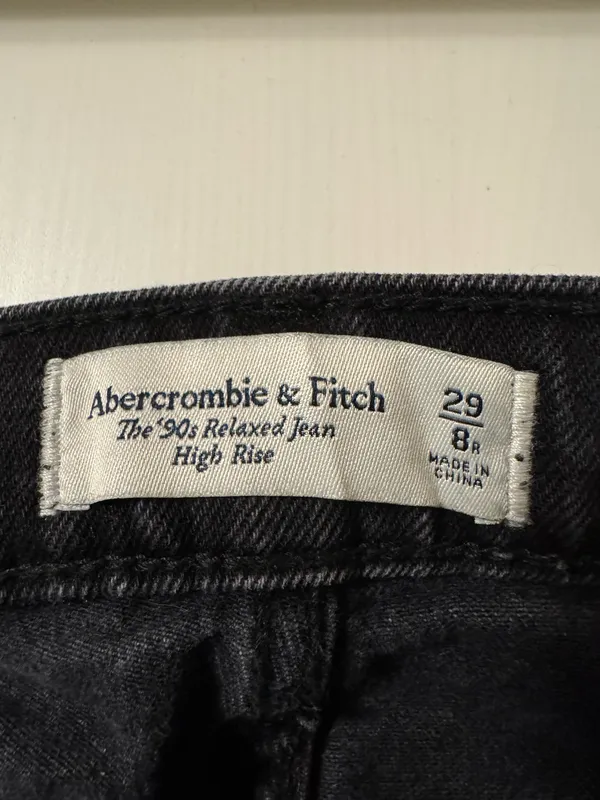 Abercrombie High-Rise 90s Jeans - Image 3