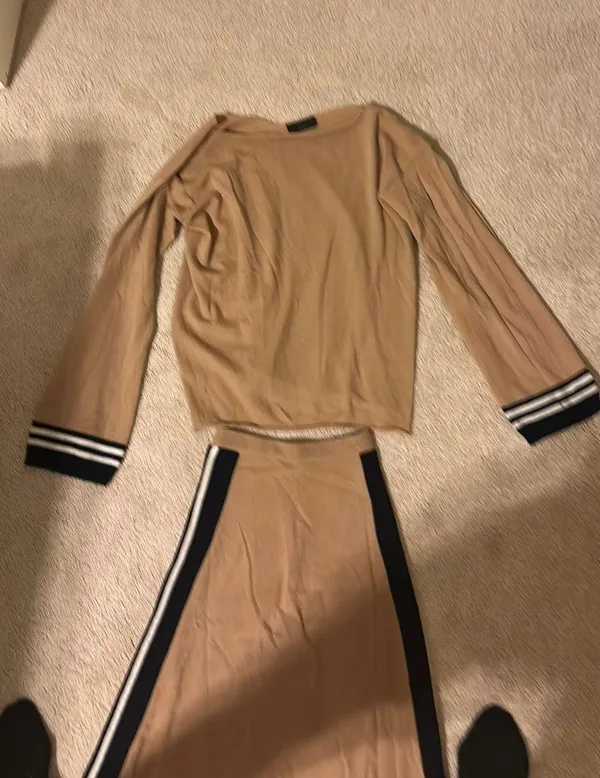 L’Edition Sweater & Skirt - Image 2
