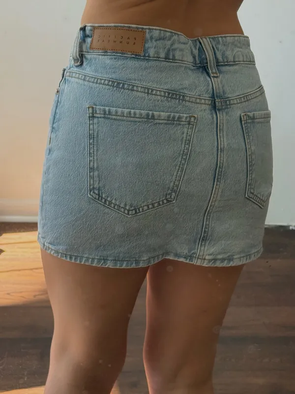 PacSun Light Wash Denim Skirt - Image 2