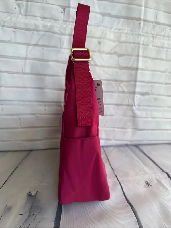 lululemon athletica City Essentials Shoulder Bag in Berry Rumble (BRML) - Image 4