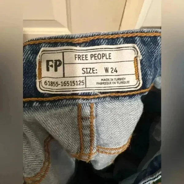 Free People We The Free‎ Women's Two Toned Patchwork Distressed Denim Jeans 24 - Image 4