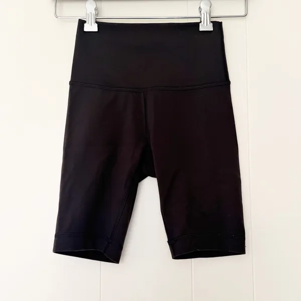 LULULEMON Wunder Train High Rise Short 8" in Black Size 2 - Image 3