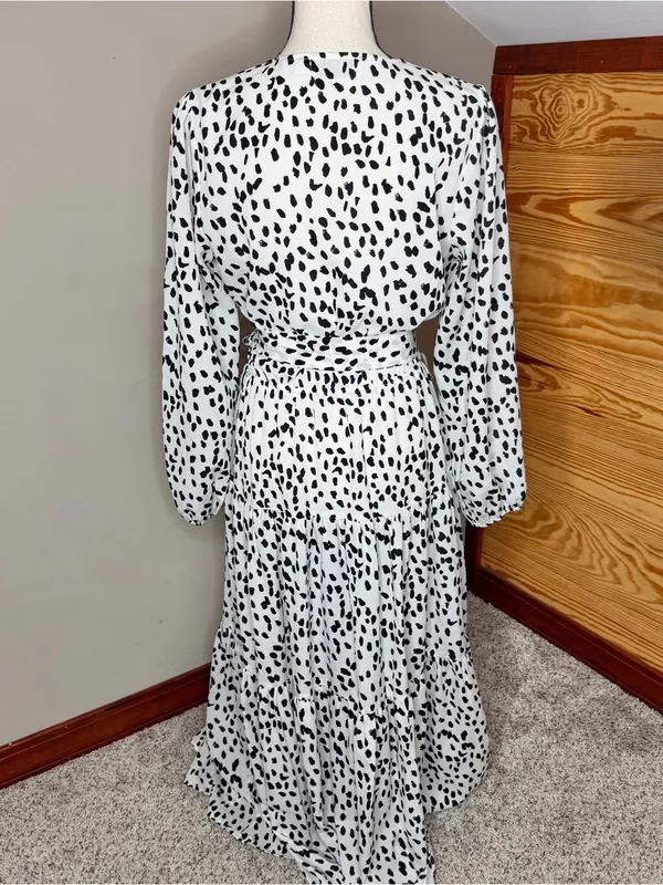 Petal & Pup Hyde Cheetah Tie Waist V-Neck Long Sleeve Maxi Dress 6 White Black - Image 3