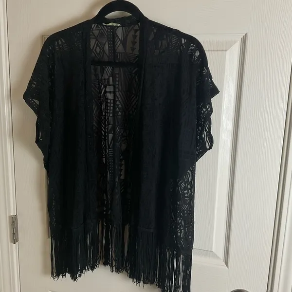 Olive Tree Black Fringe Kimono Geometric print Women’s Size S/M - Image 3