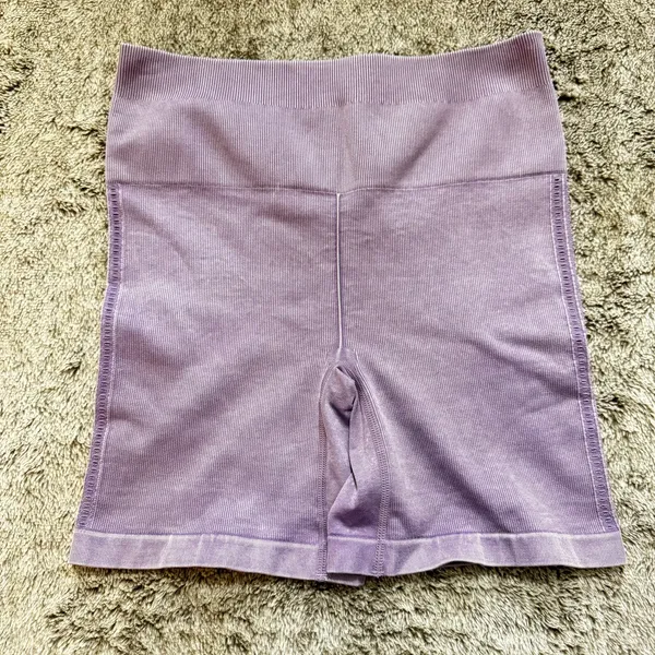 Fabletics Sync Seamless High Waisted Shorts Women's Small Purple - Image 2