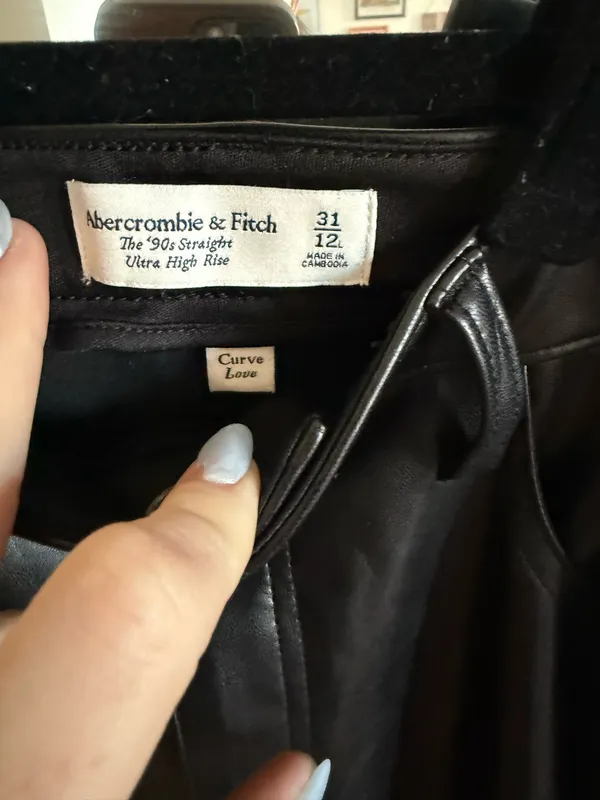 Abercrombie Curve Love 90s Straight Ultra High Rise Leather Pants - Image 4