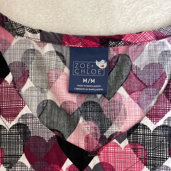 Zoe & Chloe Women’s Scrub Top Size Medium - Image 6