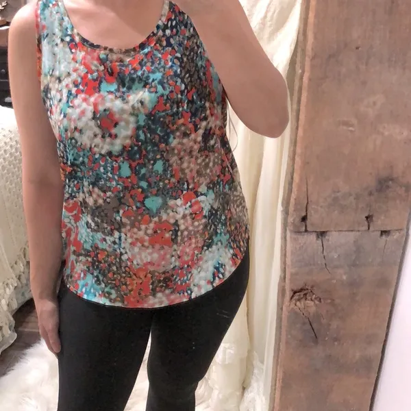 Olive and Oak floral sleeveless top size medium - Image 4
