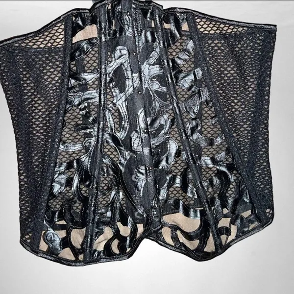 Black ornate leatherette design vintage steam punk style corset with mesh back - Image 9