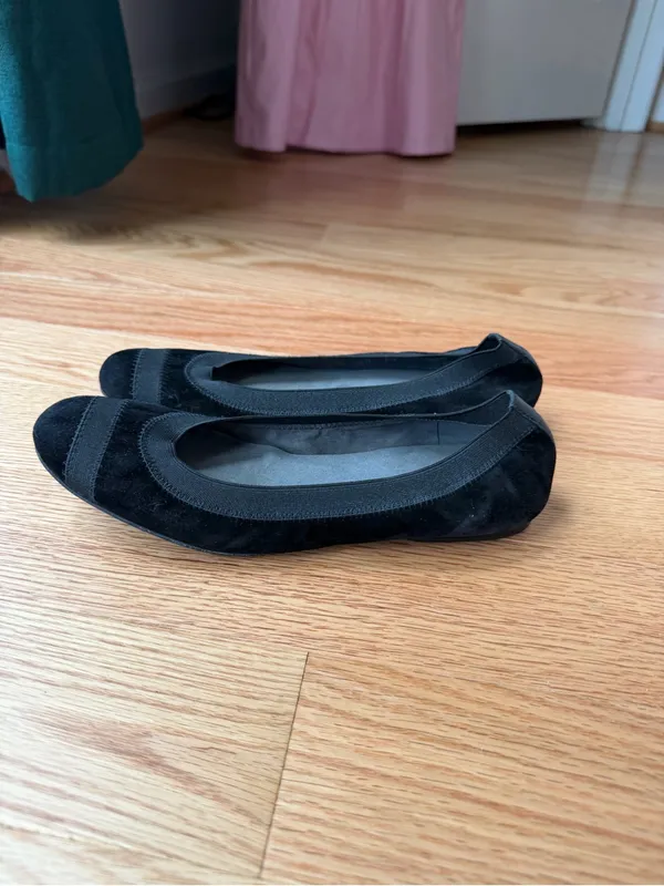 Stuart Weitzman Black Suede Ballet Flats Grosgrain Trim Size 6.5 - Image 8