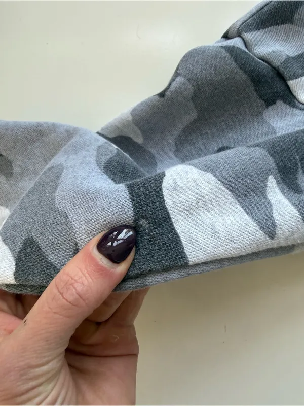 Aerie Gray Camouflage Sweatshirt XS - Image 9