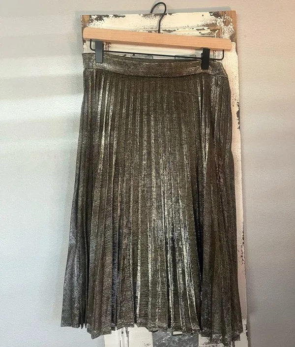 Lulus Star Shine Gold Pleated Midi Skirt size small - Image 3