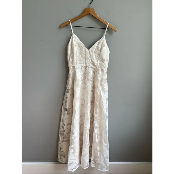 Showpo NWT Philine Midi Jacquard Plunge Dress Off White Size 2 - Image 5