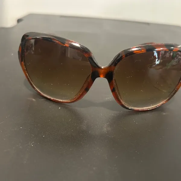 Tortoise Shell Sunglasses Brown - Image 5