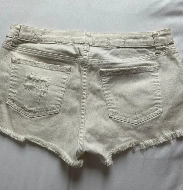 White Jean Shorts Size 6 - Image 3
