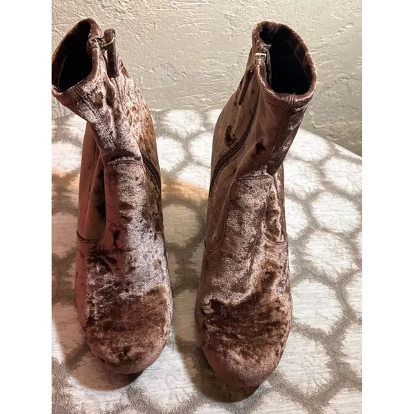 Steve Madden Brown Crushed Velvet Block Heel Ankle Boots - Image 2