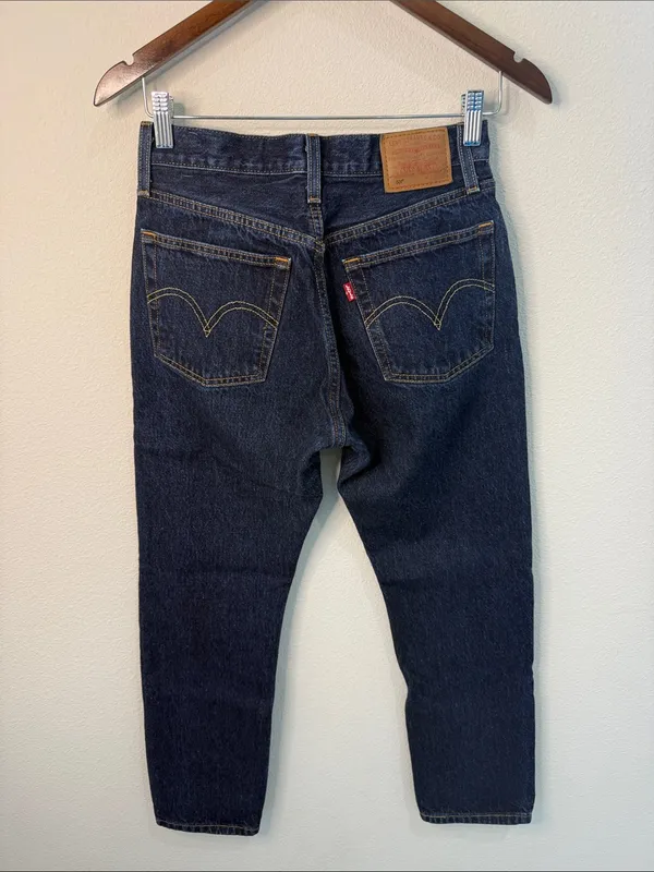Levis 501 Premium Dark Wash Button Fly Jeans 28" Inseam Size 26 - Image 3