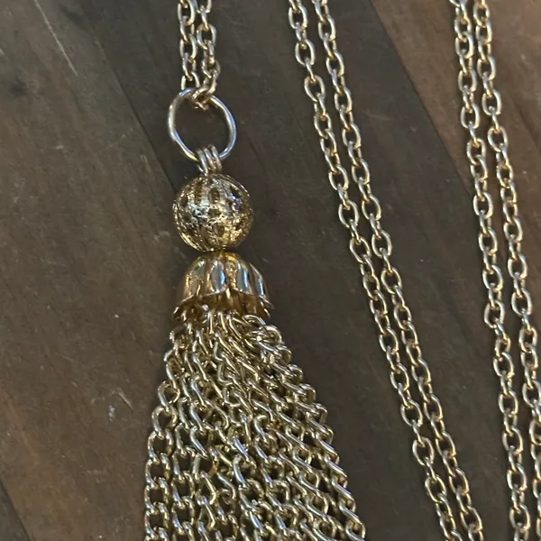 Gold tone tassel pendant necklace - Image 3