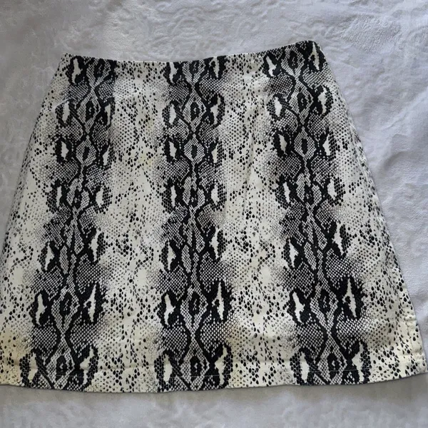 She + Sky Ladies MINI SKIRT SIZE M Brown Size M - Image 2
