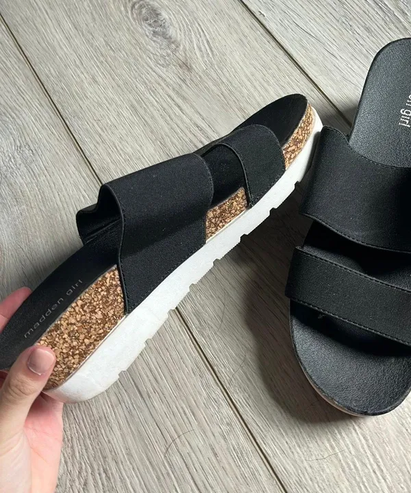 Madden Girl Black Platform Sandals - Image 3