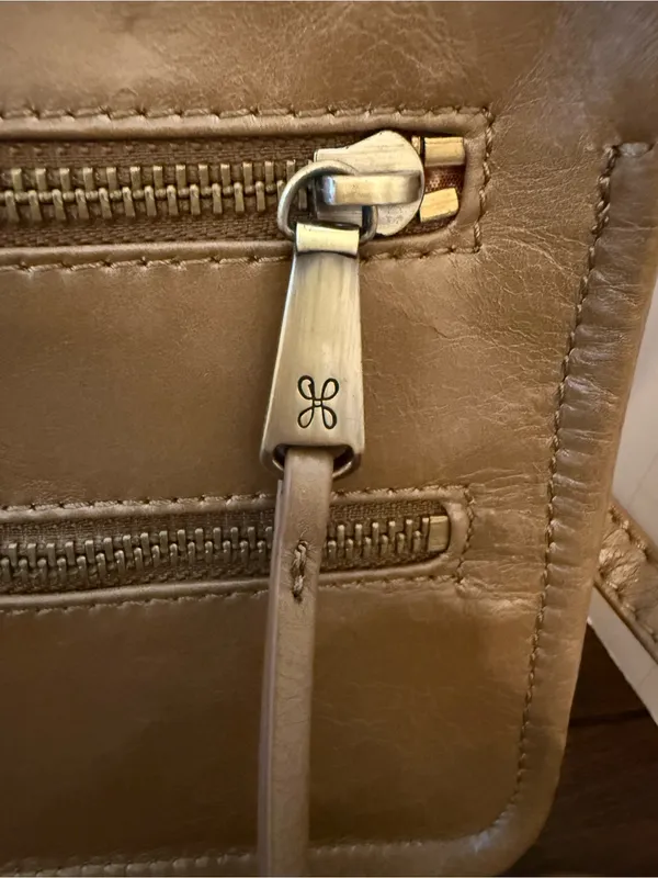 NWTs HOBO 'Mission' Cameo Metallic Leather Crossbody & Shoulder Bag - Image 4