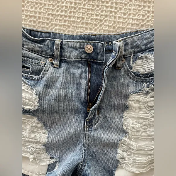 AMERICAN EAGLE High Rise Distressed Denim Mom Shorts Comfort Stretch Size 00 - Image 5