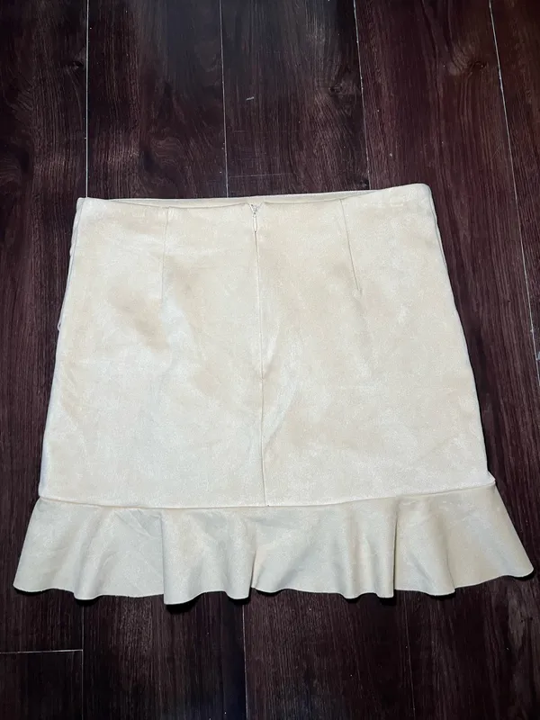 Naked Zebra Cream Suede Ruffle Mini Skirt Size Small - Image 8