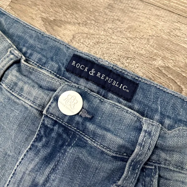 •ROCK & REPUBLIC• KENDALL JEANS - Image 4