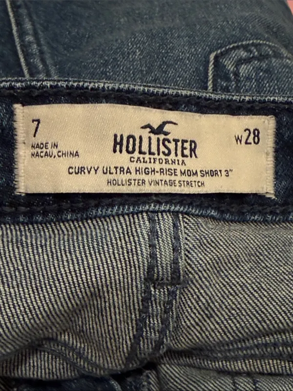 Hollister curvy ultra high rise mom Denim Cargo Shorts 28 - Image 3