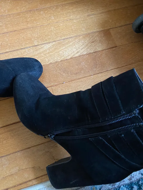 Black Heel Boots Size 7.5 - Image 3