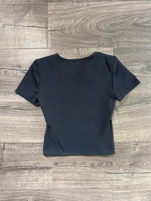 Aritzia Babaton Black T-Shirt - Image 3