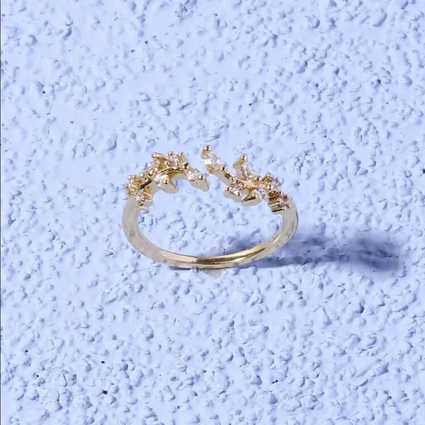 Gorgeous Delicate Jeweled gold ring Size 6 - Image 2