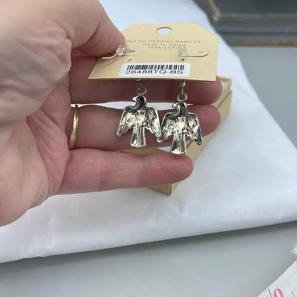 NWT Crystal Avenue Thunderbird earrings Blue - Image 5