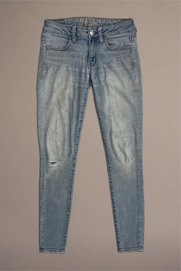 👖 American Eagle Outfitters Light Wash Super Stretch Jeggings - Image 2