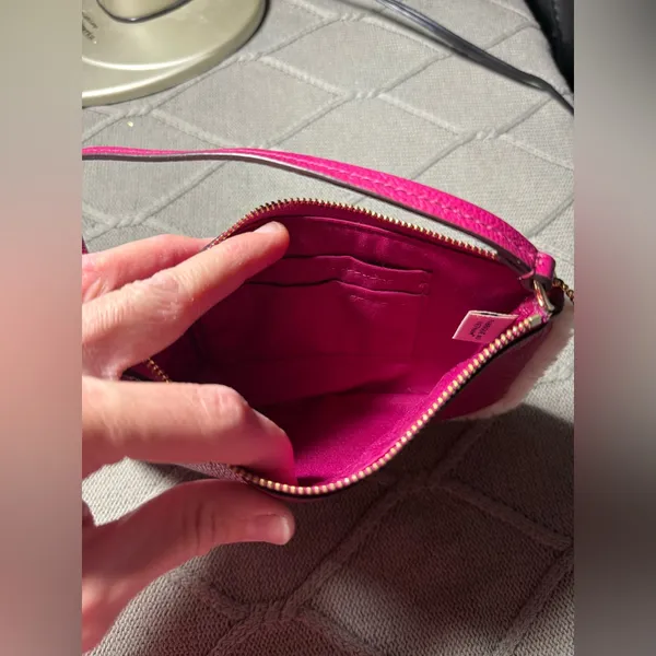 VTG COACH Pebbled Leather Shearling Sherpa Wristlet Raspberry Pink Fuschia - Image 6
