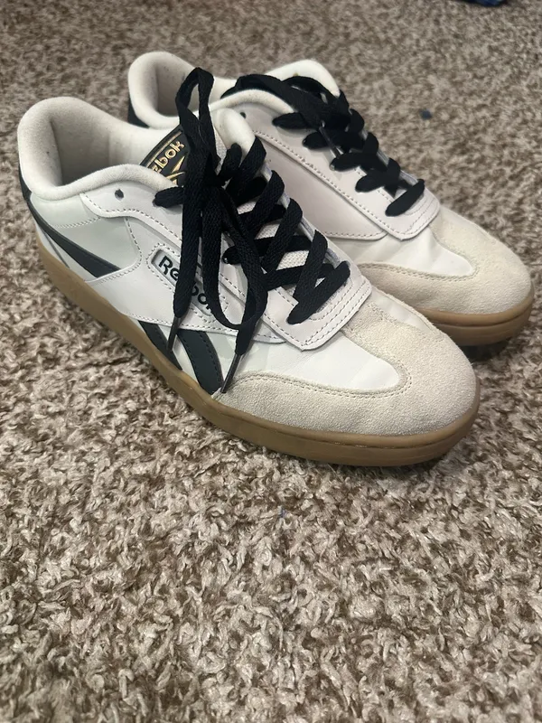 Reebok Shoes Women’s - Image 4